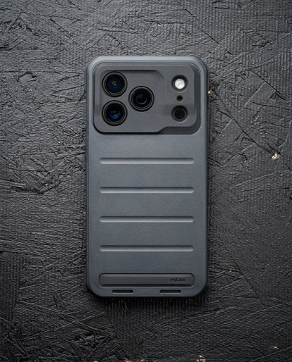 Forge Case_iPhone 18 Pro_Graphite Black