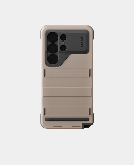 MAAK_S26_Ultra_back_coyote_w-phone_Coyote Tan