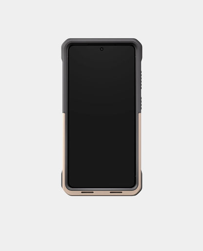 MAAK_S26_Ultra_front_coyote_w-phone_Coyote Tan